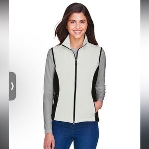 New with tags ladies north end vest size small natural stone/black breathable